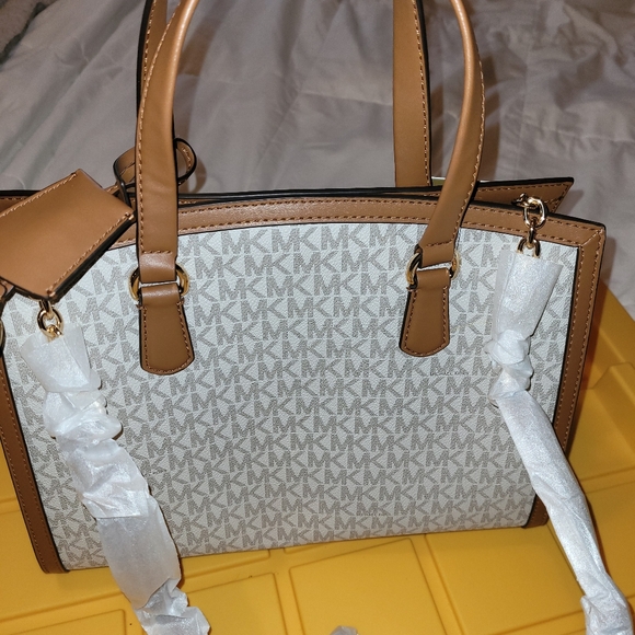 Purse/Bag/Satchel/Michael Kors - Picture 10 of 14
